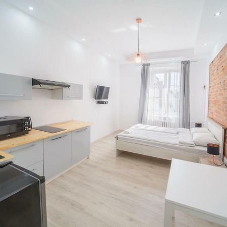 White Vision Apartment Ополе Экстерьер фото